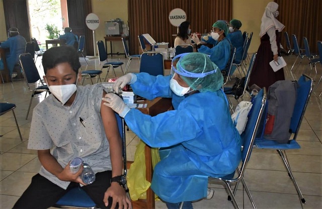 Sebanyak 975 Warga Jogja Menerima Vaksin Dosis I Di Lanud Adisutjipto