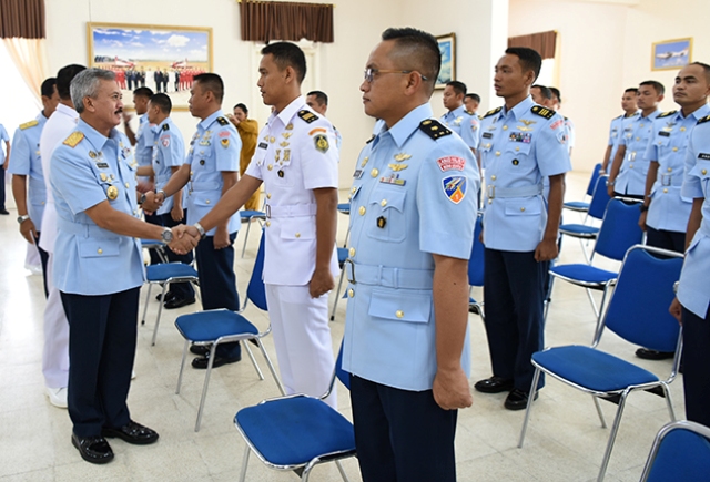 Lanud Adisutjipto Didik 31 Perwira Penerbang Dan Empat Navigator Menjadi Instruktur