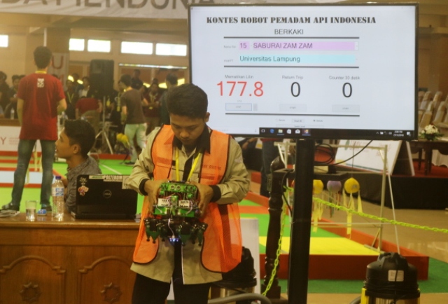 Semua Tim Kontes Robot Pemadam Api Indonesia Jalani Simulasi Pertandingan dengan Lancar