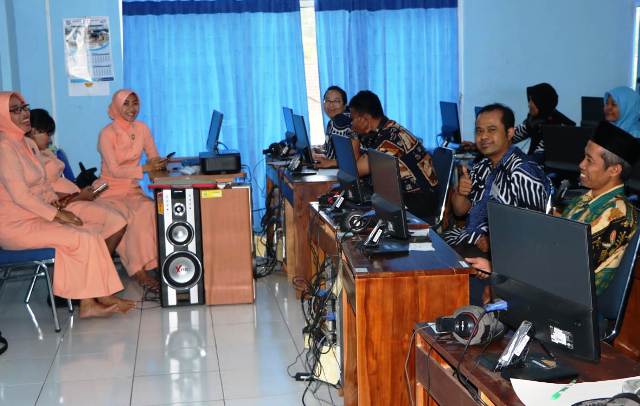 Yasarini Lanud Adisutjipto Rekrut Tenaga Pendidik Di SMK Angkasa Ardhya Garini Yogyakarta, Kamis, 1 November 2018.