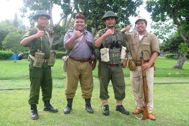 Komunitas Djogdjakarta 1945 Sajikan Teatrikal Jogja Kembali, di Lapangan Siwa Candi Prambanan.