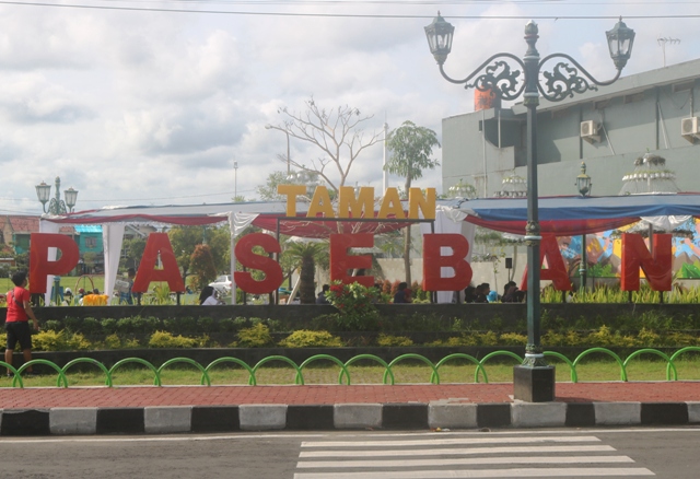 Taman Paseban Kota Bantul Diperindah Dengan Karya Instalasi Payung Teduh dan Mural