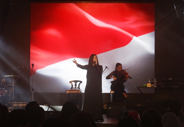 Konser Amal Peduli Anak Penderita Kanker, Bareng Ari Lasso, Once Mekel, Kikan, Dipandu Lilo Kla Project, Di Hotel Tentrem Yogyakarta.