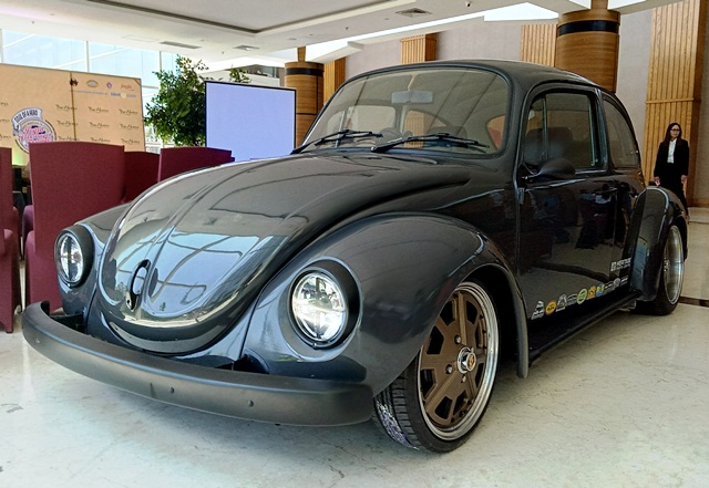 VW Super Beetle Abu-Abu Gelap German Look, Menjadi Lucky Draw Jogja VW Festival Di JEC, 9-10 November 2019