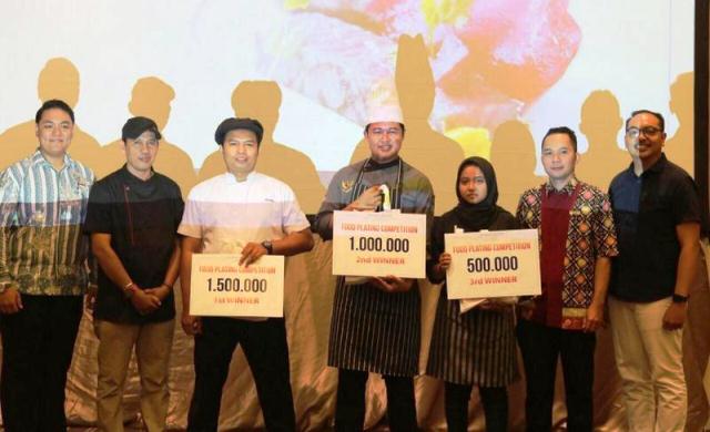 Bebek Opor Tahu Bacem Menangi Food Plating Competition Grand Aston Yogyakarta