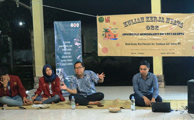 Dosen Universitas Muhammadiyah Yogyakarta Latih Perangkat Desa Poncosari-Bantul Kelola Administrasi Desa 