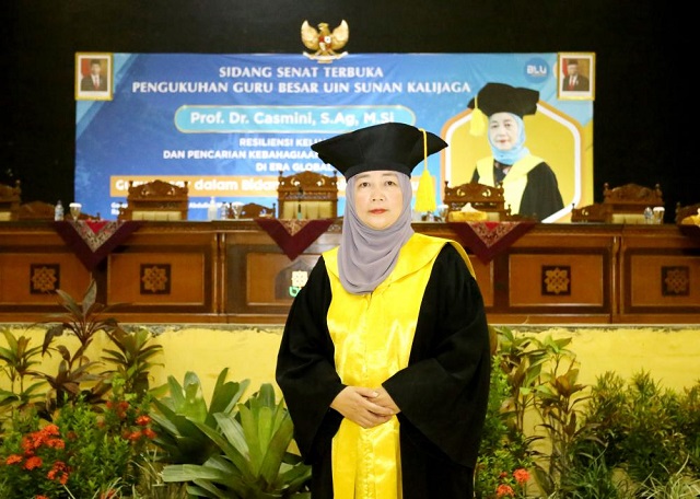 Prof. Dr. Casmini, Guru Besar UIN Sunan Kalijaga Yogyakarta Telaah Pencarian Kebahagiaan Masyarakat Jawa di Era Global