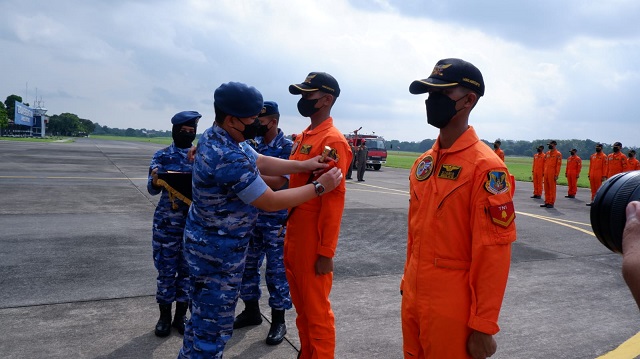 Danlanud Adisutjipto Pimpin Upacara Kenaikan Pangkat dan Tradisi Terbang Solo Sekbang TNI  A-100-PSDP A-33
