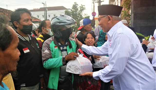 Royal Darmo Malioboro Hotel Yogyakarta, Bagi-Bagi Takjil Buka Puasa