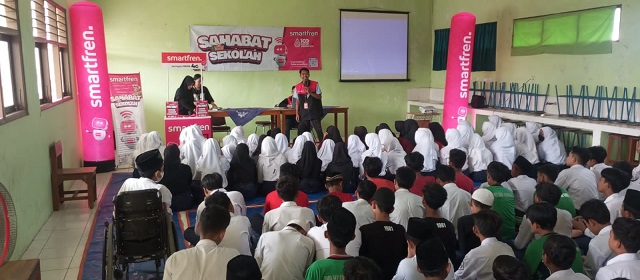 Smartfren Berikan Pelatihan Literasi Digital di 154 Sekolah di DIY dan Jawa Tengah