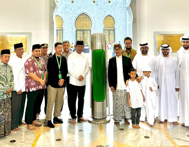 ALGATECH NUSANTARA Gandeng UGM Luncurkan Microforest Kurangi Polusi Masjid Raya Sheikh Zayed Solo