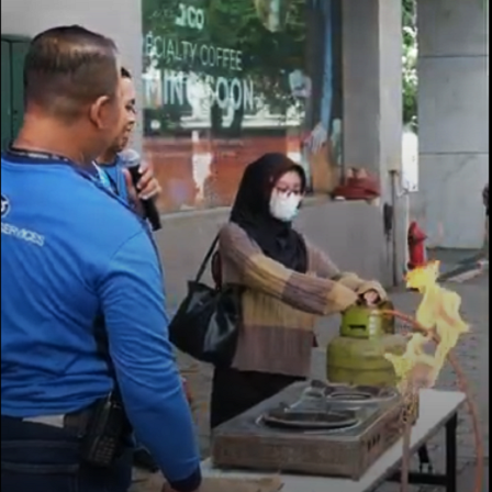 PLAZA MALIOBORO, Gelar Bulan K3 Nasional Dengan Pelatihan Damkar