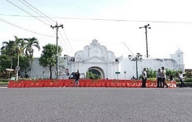 PLENGKUNG NIRBAYA ALUN-ALUN SELATAN YOGYAKARTA, Mulai Sabtu, 15 Maret 2025, DITUTUP TOTAL