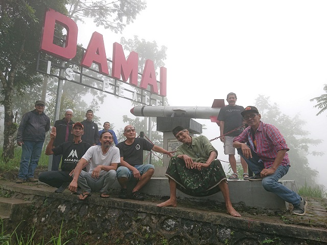 Damai is Peace Melengkapi MONUMEN RUDAL MERAPI Kinahrejo